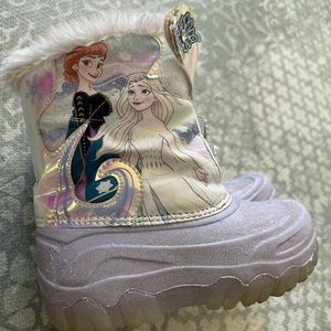 GUC Disney Frozen Snow Boots size 11